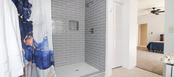 Reid Park & Zoo / 3 BR 2 BA / Remodeled/ Golf