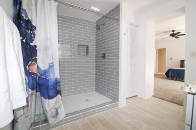 Reid Park & Zoo/ Golf  / 3 BR 2 BA / Remodeled