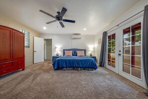 3 bedrooms, desk, iron/ironing board, travel cot