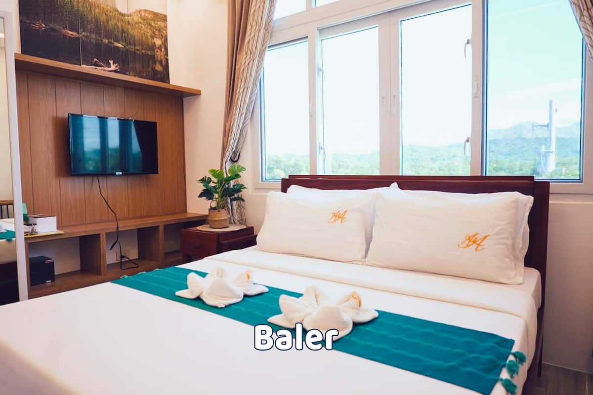 Habitación Deluxe, 1 cama matrimonial, aire acondicionado, vista a la montaña | Decoración personalizada, insonorización, wifi gratis y ropa de cama