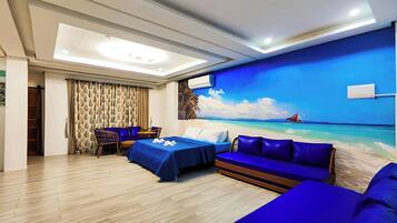 Executive Studio Suite, 1 Bedroom, Balcony, Sea View | Individually decorated, soundproofing, free WiFi, bed sheets