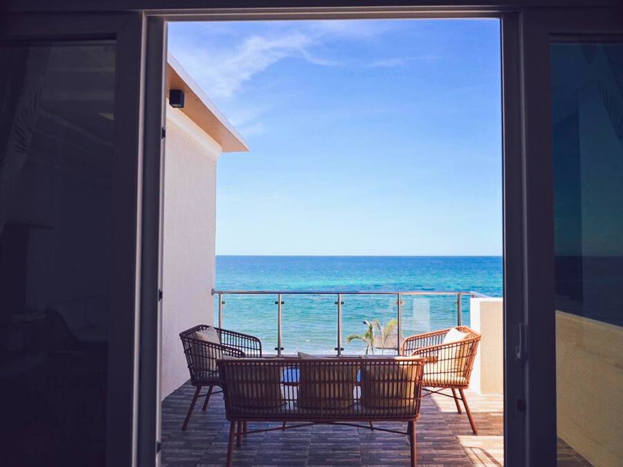 Decoración personalizada, sistema de insonorización y wifi gratis