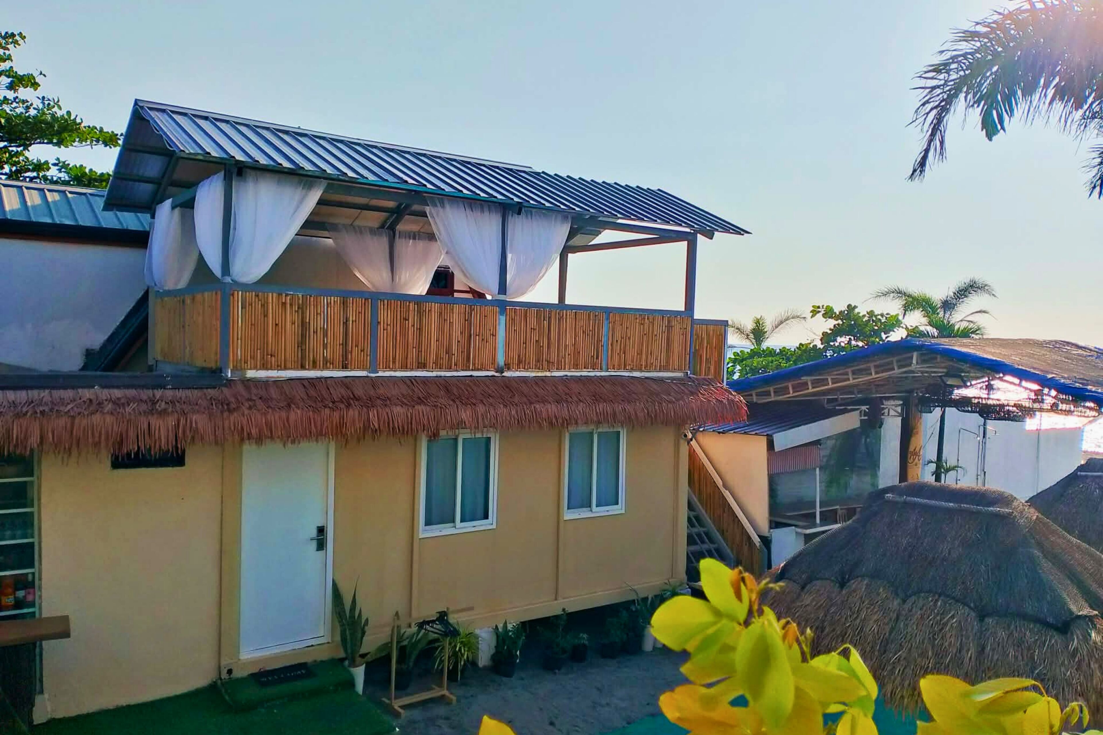 Cabaña familiar, varias camas, aire acondicionado, vista parcial al océano | Decoración personalizada, insonorización, wifi gratis y ropa de cama 