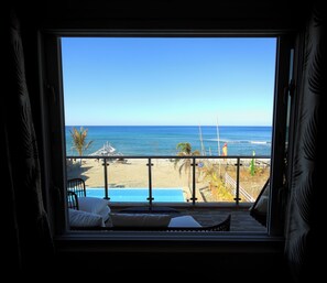 Décor unique, système d’insonorisation, accès au Wi-Fi (inclus)