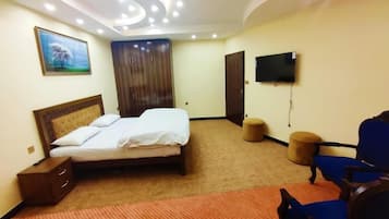 Double Room | Laptop workspace, free WiFi