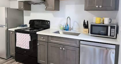 Renton lovely 2-bedroom apartment free parking