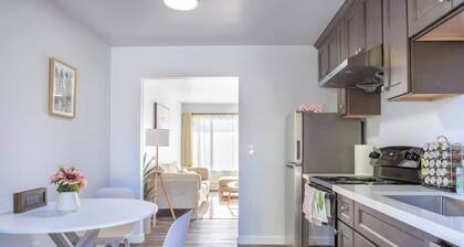 Renton lovely 2-bedroom apartment free parking