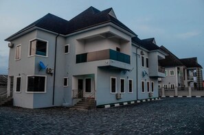 Studio | Exterior
