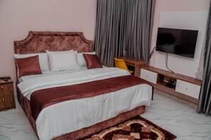 Studio | 1 bedroom, iron/ironing board, free WiFi, bed sheets