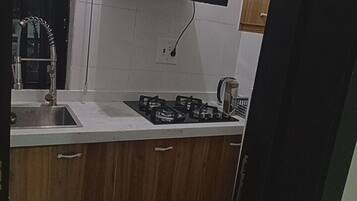 Studio | Private kitchen | Fridge, microwave, oven, stovetop