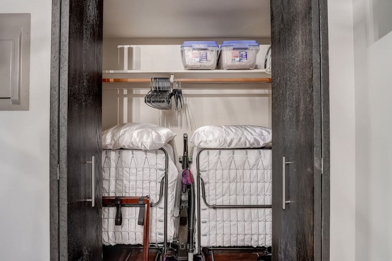 1 bedroom, iron/ironing board, WiFi (free), bed sheets