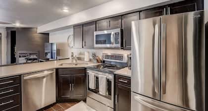 Kate's Place LHC 305 · Kate's Place - Newly Remodeled - Romantic