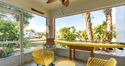 Beachy boho escape w/ private patio