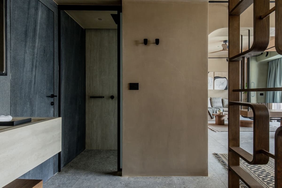 Signature Villa with Private Pool & Sauna | Bathroom | Separate tub and shower, rainfall showerhead, designer toiletries