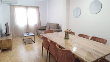 Premium huis, 3 slaapkamers | Woonruimte | Flatscreentelevisie