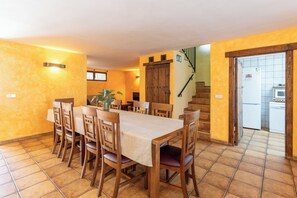 House, 4 Bedrooms | Living area | Flat-screen TV - Callejón del Pozo (Galvez)