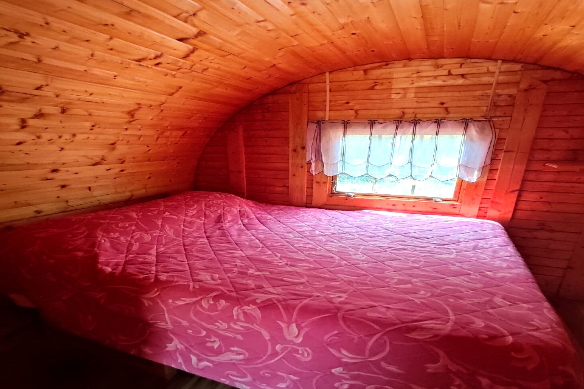 Petite maison distinctive à Sarrians avec terrasse