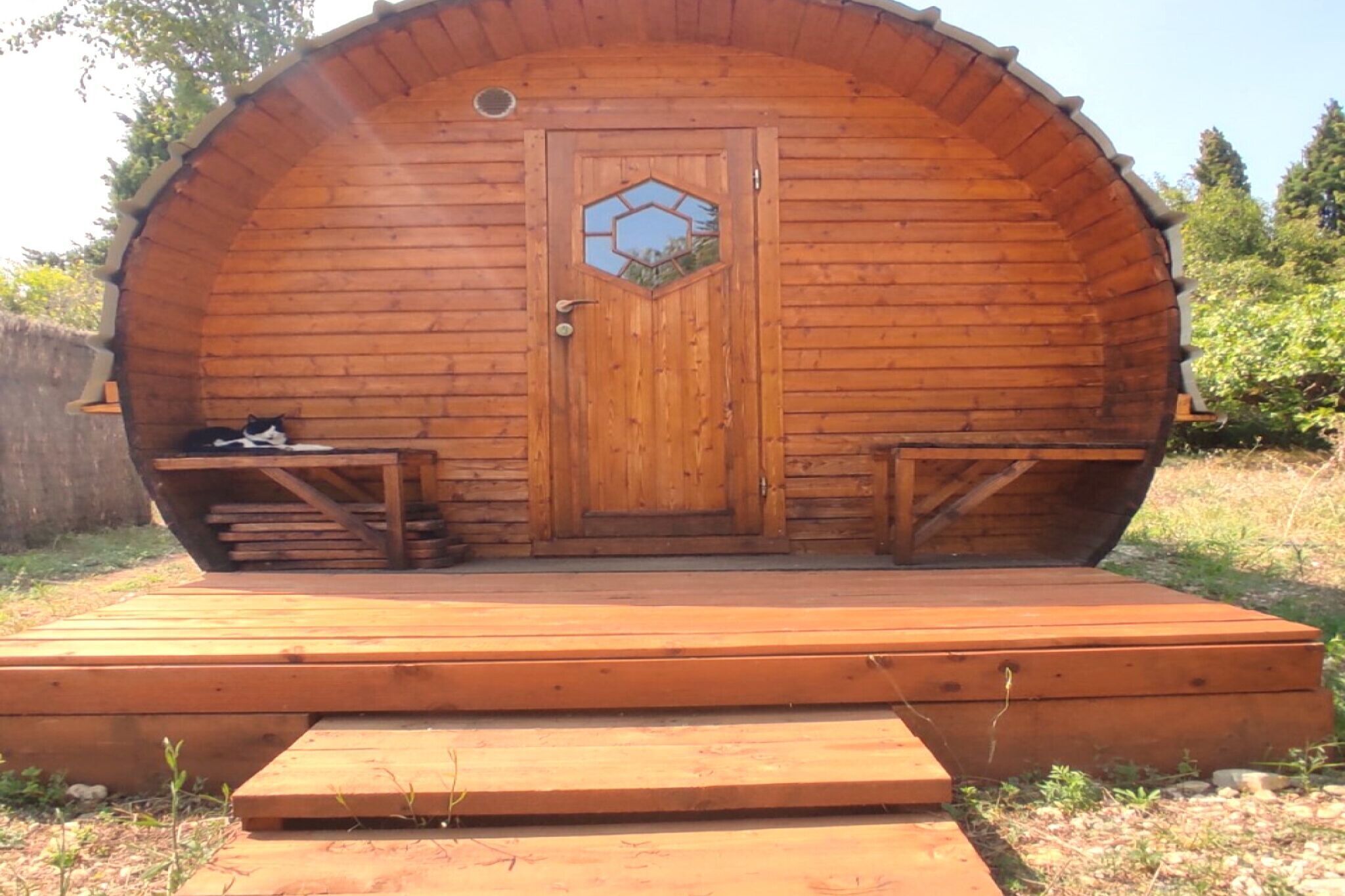 Petite maison distinctive à Sarrians avec terrasse