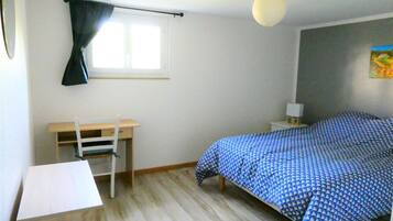 3 Schlafzimmer, Schreibtisch, kostenloses WLAN, Bettwäsche