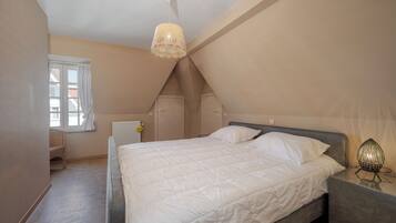 4 slaapkamers, een strijkplank/strijkijzer, gratis wifi