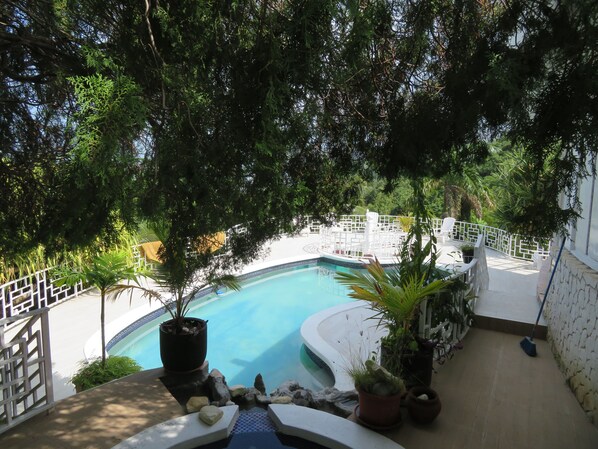 حمّام سباحة خارجي