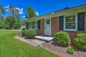 Exterior - Charming Retreat on 5 Acres w/ Deck & Grill! (Browns Summit)