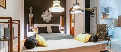 Tabla de planchar con plancha, Internet, ropa de cama