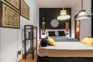 Strykejern/-brett, internettilgang og sengetøy