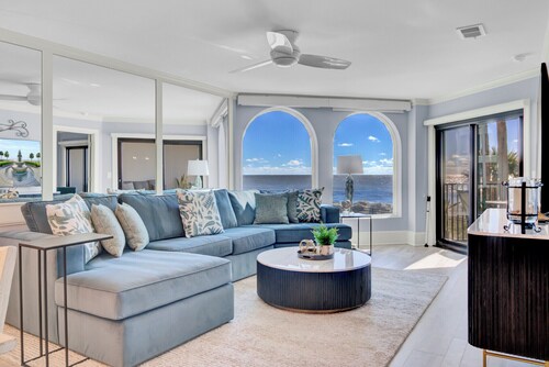 118 Seascape by AvantStay | Pool + Oceanfront Views