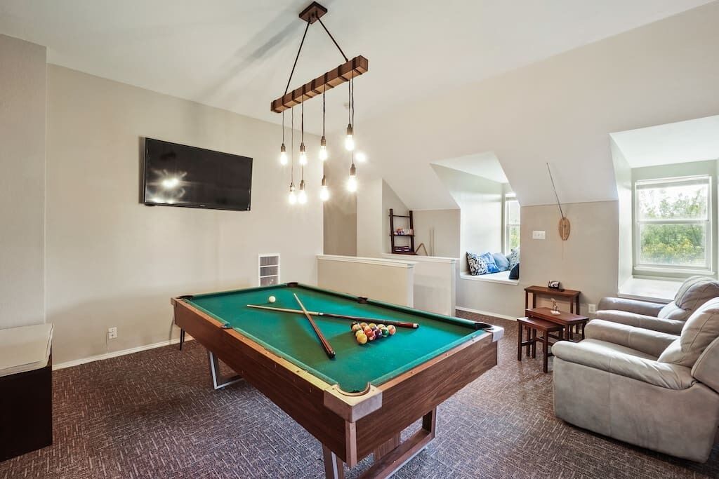 Remodeled Home to entertain entire family with 4 Bedroom and 3 Bathroom.