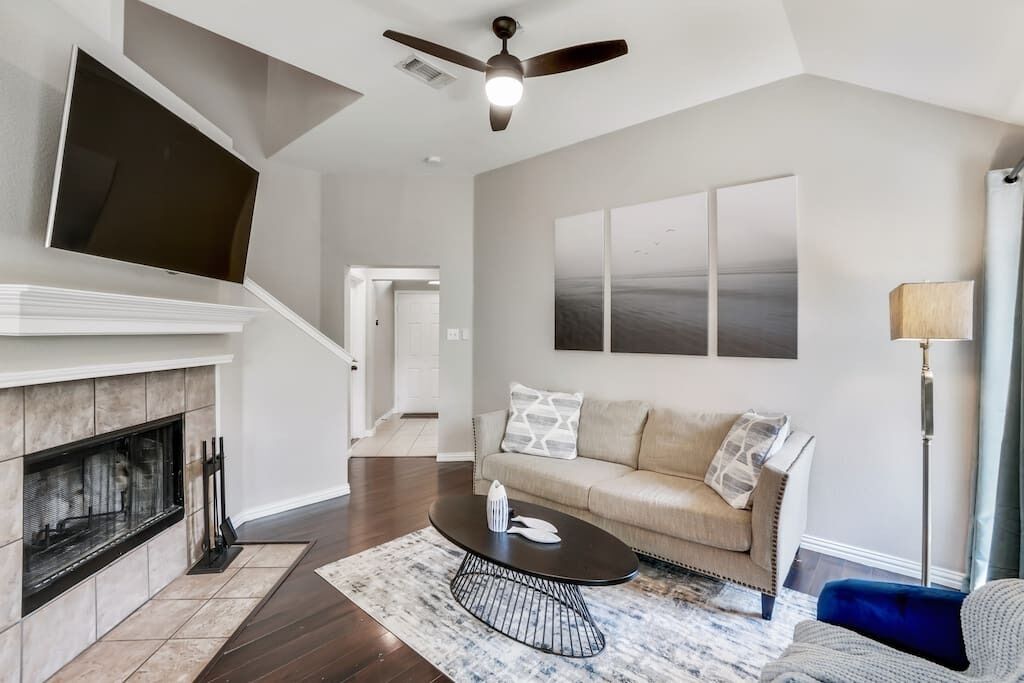 Remodeled Home to entertain entire family with 4 Bedroom and 3 Bathroom.