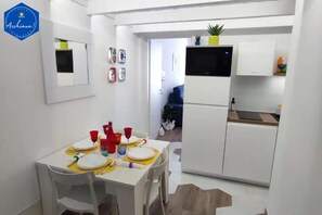 Appartamento, 1 letto king con divano letto | Cucina privata | Frigorifero, microonde, piano cottura, lavastoviglie