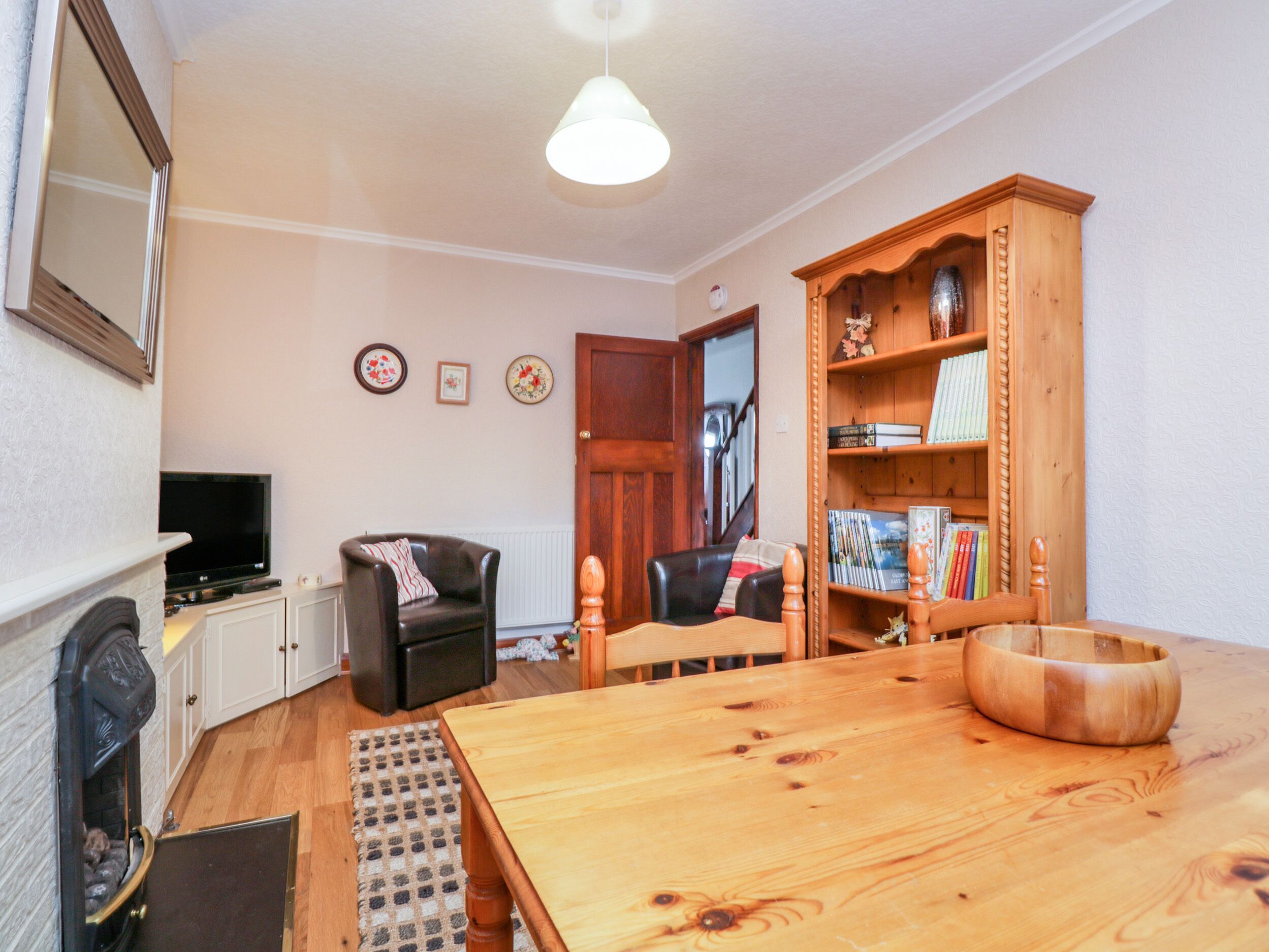 THE PERCH, family friendly, character holiday cottage in Bexley