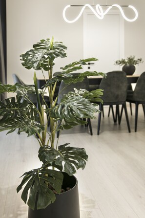 Apartamento luxo, 4 quartos, para não fumantes, sacada | Sala de jantar