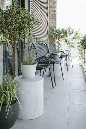 Apartamento luxo, 4 quartos, para não fumantes, sacada | Terraço/pátio