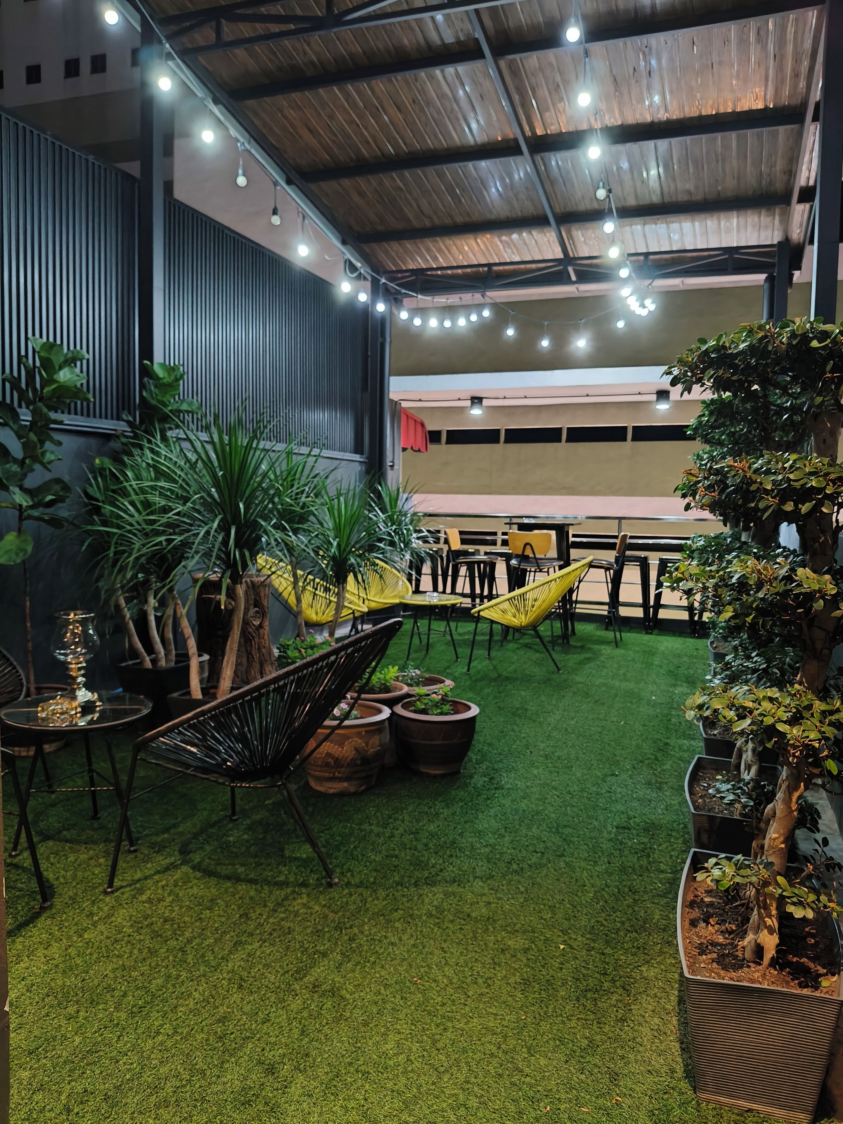 شرفة على السطح