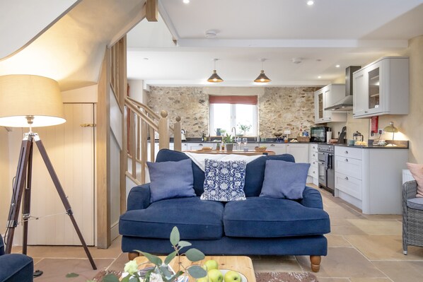 Televisión y chimenea 