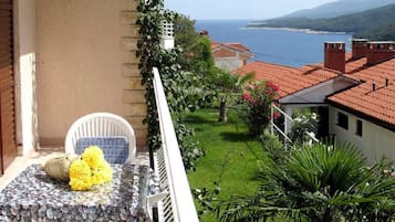 Family Studio | Terrace/patio