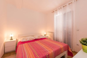 Familie studio | Reisbedje, gratis wifi, beddengoed