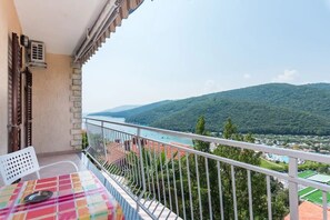 Family Studio | Travel crib, free WiFi, bed sheets - Villa Adria (Labin)