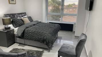 Apartment | 2 bedrooms, iron/ironing board, free WiFi, bed sheets