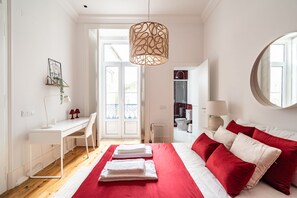 5 makuuhuonetta, työpöytä, silitysrauta/-lauta, Wi-Fi