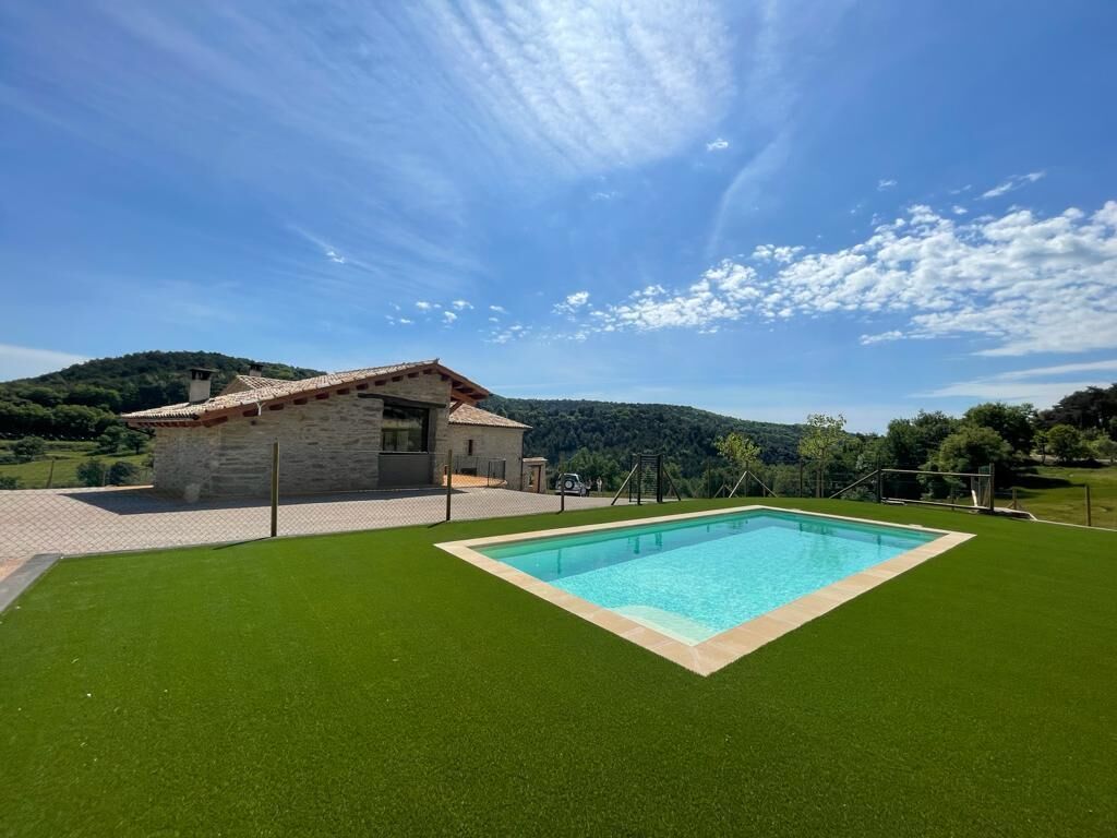 New rural house, near Barcelona, with swimming pool and natural surroundings
