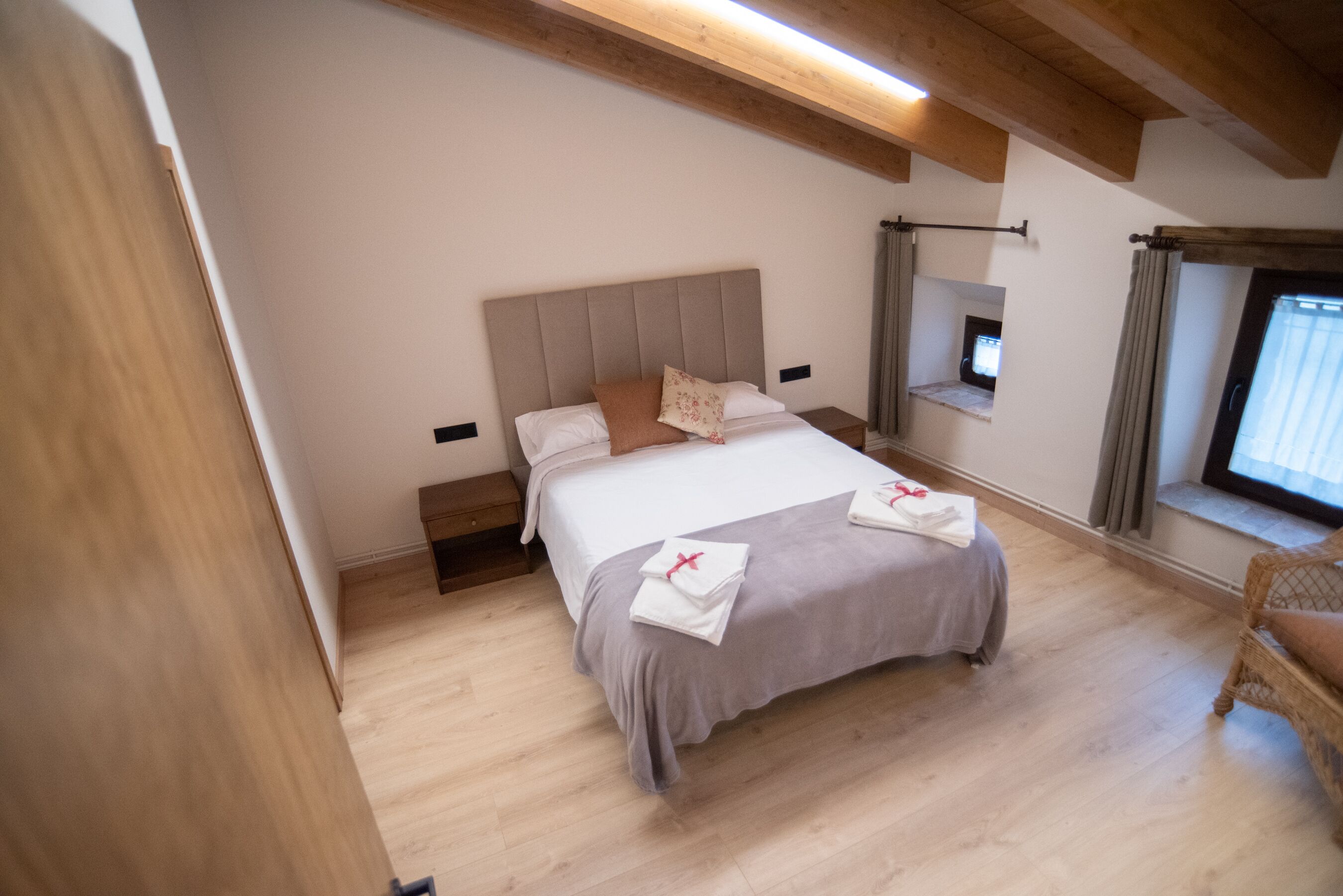 New rural house, near Barcelona, with swimming pool and natural surroundings