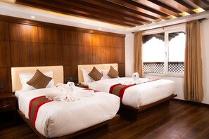 ��デスク、防音設備、WiFi (無料)