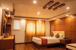 Habitación Deluxe doble | Ropa de cama de alta calidad, minibar, escritorio