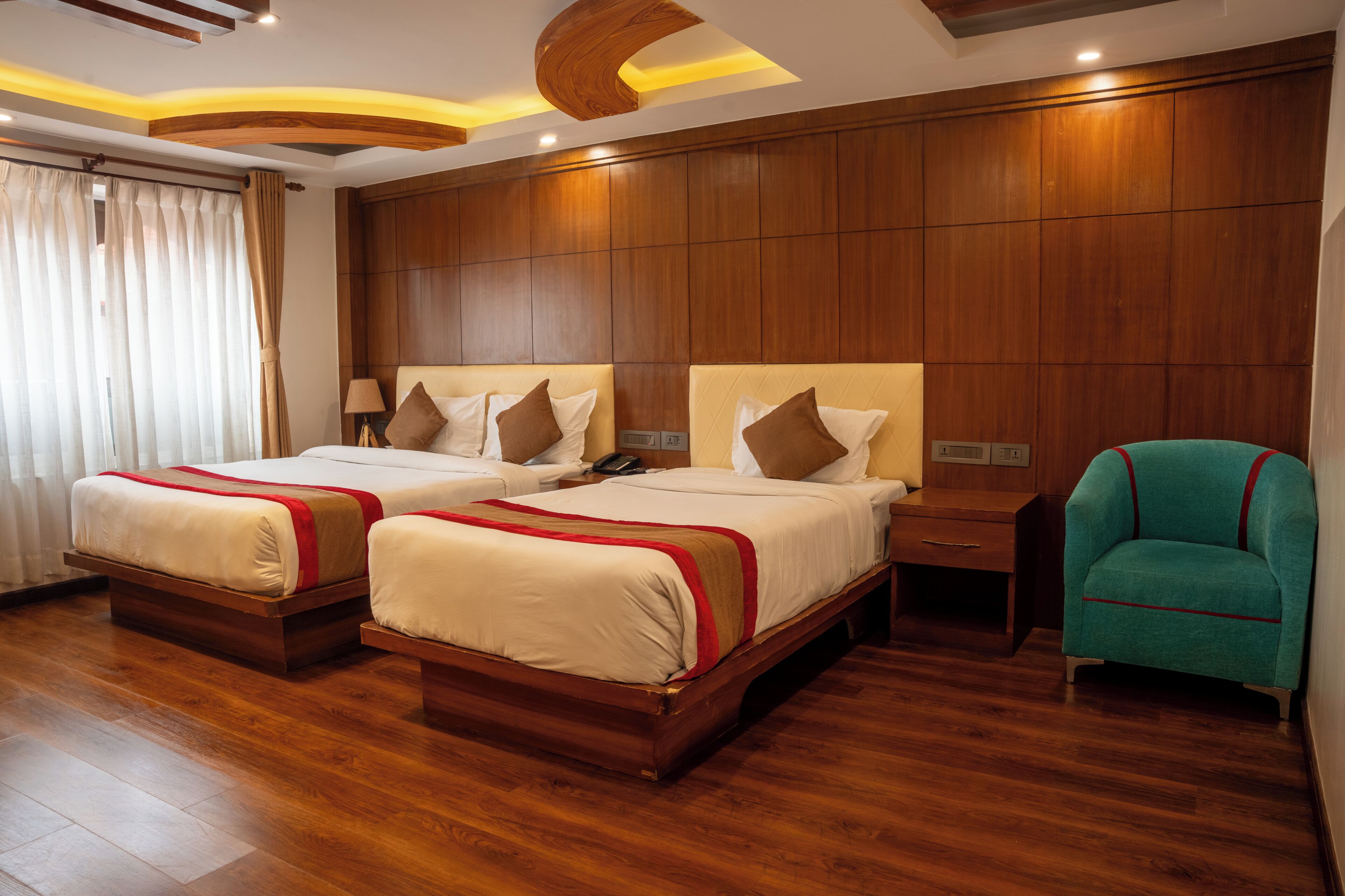 Deluxe Twin Room | Minibar, desk, soundproofing, free WiFi