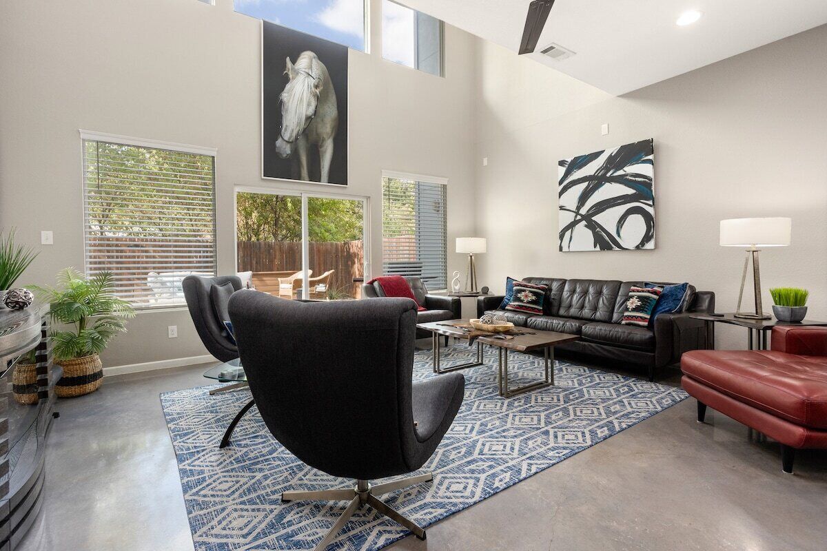 智能電視、壁爐、Netflix、Hulu