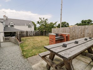 Outdoor dining - Preswylfa (Conwy)