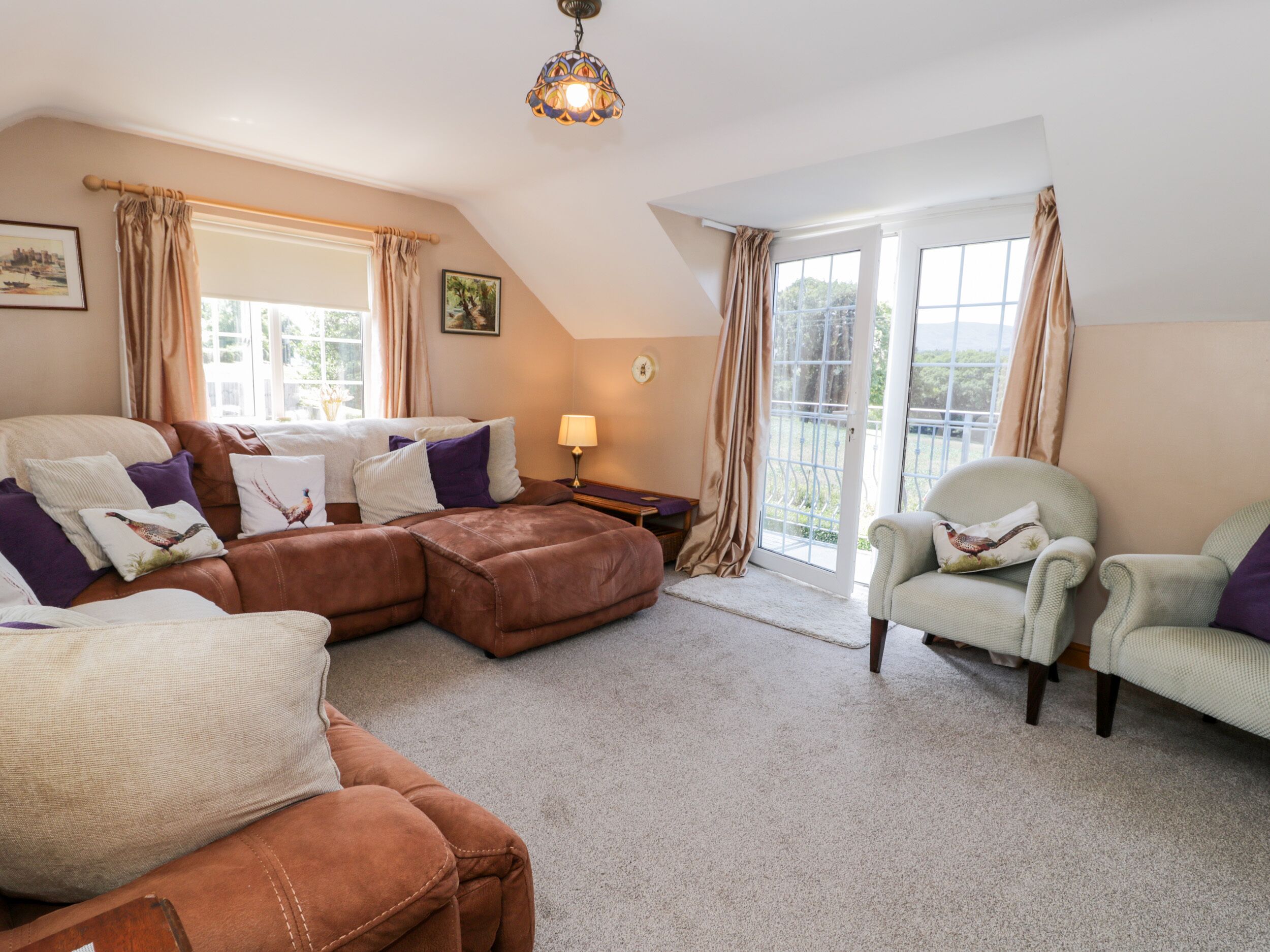 5 bedrooms, individually decorated, individually furnished, free WiFi